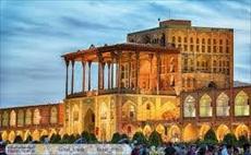 پاورپوینت بررسی بنای عالی قاپوی اصفهان
