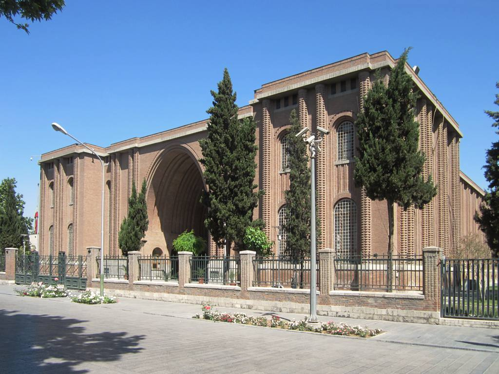 تحقیق بررسی جامع موزه ملی ایران